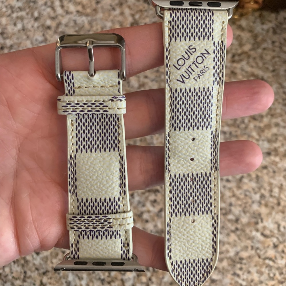 Apple Watch leather band fits 42mm/44mm